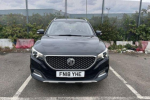2018 MG MG Zs 1.5 Vti-Tech Exclusive Euro 6 (s/s) 5dr in Red — image 2