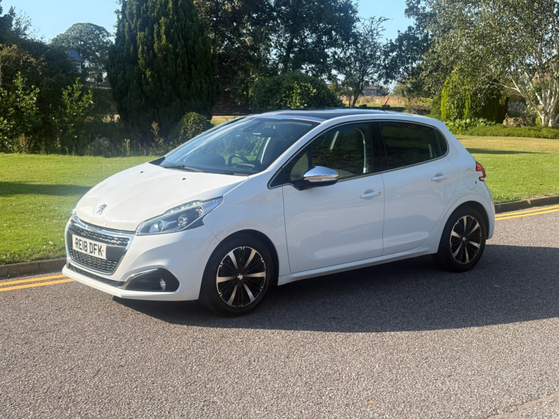 2018 Peugeot 208 1.2 Puretech Allure Premium Hatchback 5dr Petrol Manual Euro 6 (s/s) (82 Ps) in White — image 1