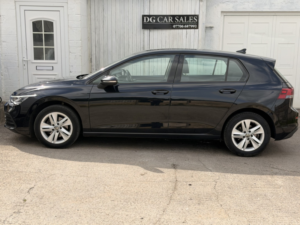 2021 Volkswagen Golf 1.5 Tsi Life in Black — image 2