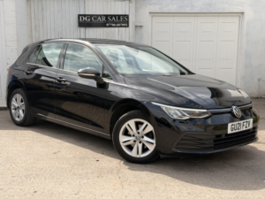 2021 Volkswagen Golf 1.5 Tsi Life in Black — image 3