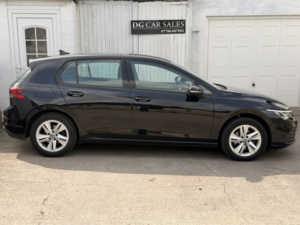 2021 Volkswagen Golf 1.5 Tsi Life in Black — image 4