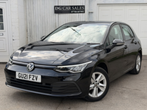 2021 Volkswagen Golf 1.5 Tsi Life in Black — image 5
