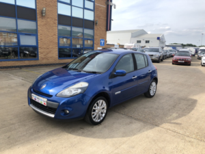 2011 Renault Clio 1.2 Dynamique Tomtom in Blue — image 3