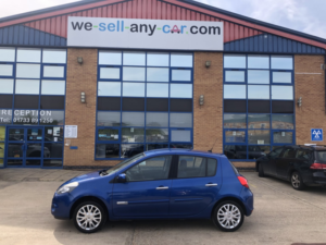 2011 Renault Clio 1.2 Dynamique Tomtom in Blue — image 6