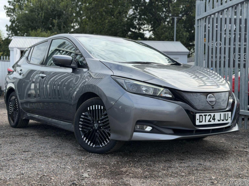 2024 Nissan Leaf 39kwh N-Connecta Auto 5dr in Grey — image 1