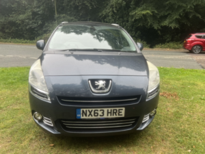 2013 Peugeot 5008 1.6 E-Hdi Allure in Blue — image 3