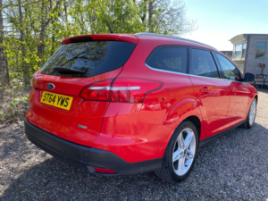 2015 Ford Focus 1.0t Ecoboost Zetec Estate 5dr Petrol Manual Euro 6 (s/s) (100 Ps) in Red — image 3