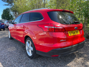 2015 Ford Focus 1.0t Ecoboost Zetec Estate 5dr Petrol Manual Euro 6 (s/s) (100 Ps) in Red — image 4