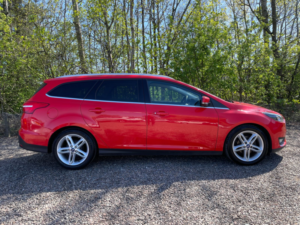 2015 Ford Focus 1.0t Ecoboost Zetec Estate 5dr Petrol Manual Euro 6 (s/s) (100 Ps) in Red — image 5