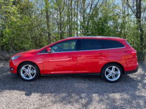 2015 Ford Focus 1.0t Ecoboost Zetec Estate 5dr Petrol Manual Euro 6 (s/s) (100 Ps) in Red — image 6