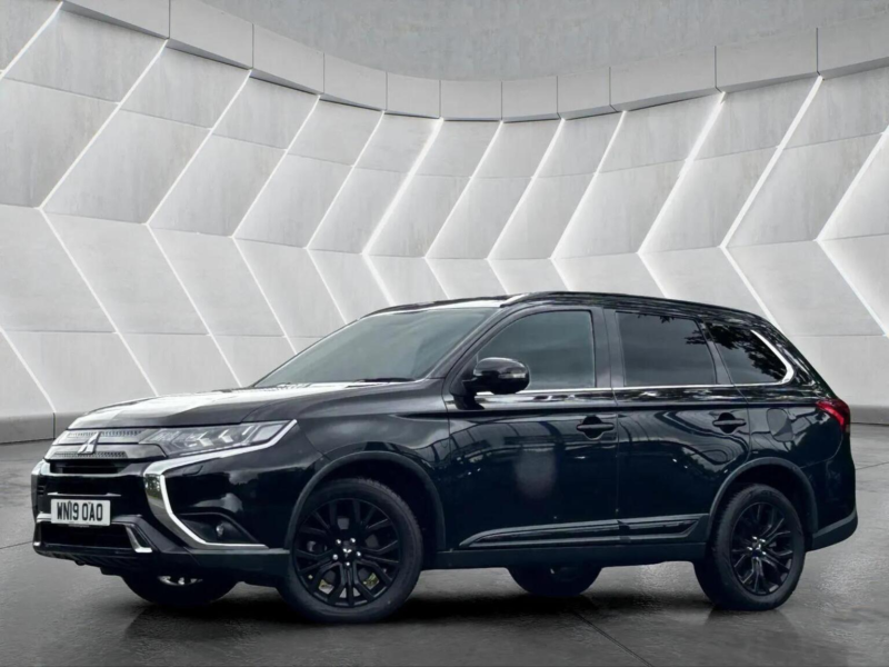 2019 Mitsubishi Outlander 2.0 Mivec Black CVT 4WD Euro 6 (s/s) 5dr in Black — image 1