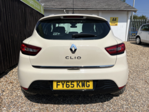 2015 Renault Clio 1.2 Dynamique Nav 1.2 16v 75 in White — image 5