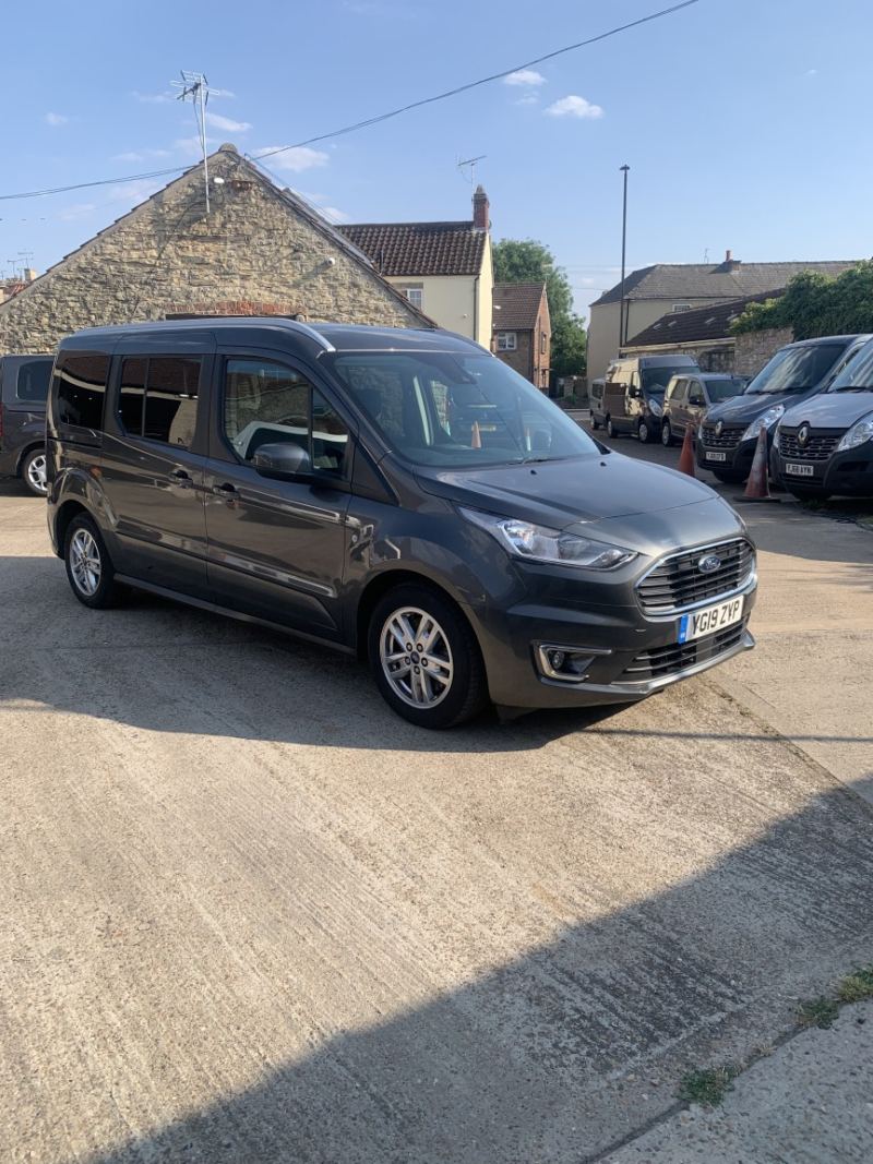 2019 Ford Grand Tourneo Connect 1.5 Ecoblue Titanium in Grey — image 1