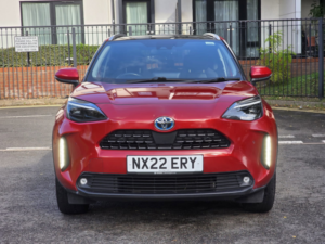 2022 Toyota Yaris Cross 1.5 Vvt-H Excel SUV 5dr Petrol Hybrid E-CVT Euro 6 (s/s) (116 Ps) in Red — image 2