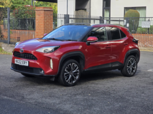 2022 Toyota Yaris Cross 1.5 Vvt-H Excel SUV 5dr Petrol Hybrid E-CVT Euro 6 (s/s) (116 Ps) in Red — image 3