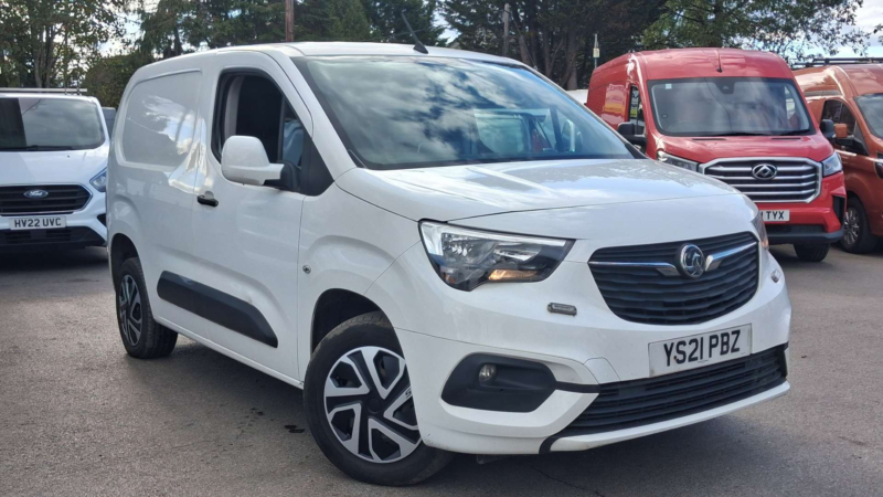 2021 Vauxhall Combo 1.5 Turbo D 2300 Sportive Panel Van 4dr Diesel Manual L1 H1 Euro 6 (100 Ps) in White — image 1