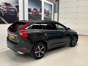 2017 Volvo Xc60 2.4 D4 R-Design Nav Auto AWD Euro 6 (s/s) 5dr in Grey — image 3
