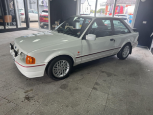 1991 Ford Escort 1.6 Xr3i 3dr in Multicolour — image 3