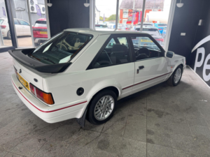 1991 Ford Escort 1.6 Xr3i 3dr in Multicolour — image 5