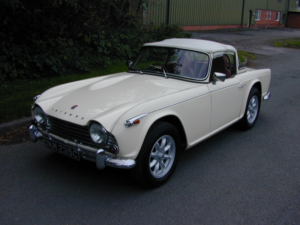 1965 Triumph Tr4 Ref 8660 - Triumph Tr4a Irs Surrey Top - Fast Road Spec -(rhd - Uk Car) in White — image 6
