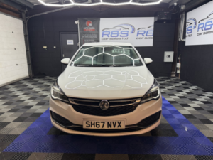 2017 Vauxhall Astra 1.6 Cdti Ecotec Blueinjection Sri Vx Line Nav in White — image 4