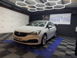 2017 Vauxhall Astra 1.6 Cdti Ecotec Blueinjection Sri Vx Line Nav in White — image 5