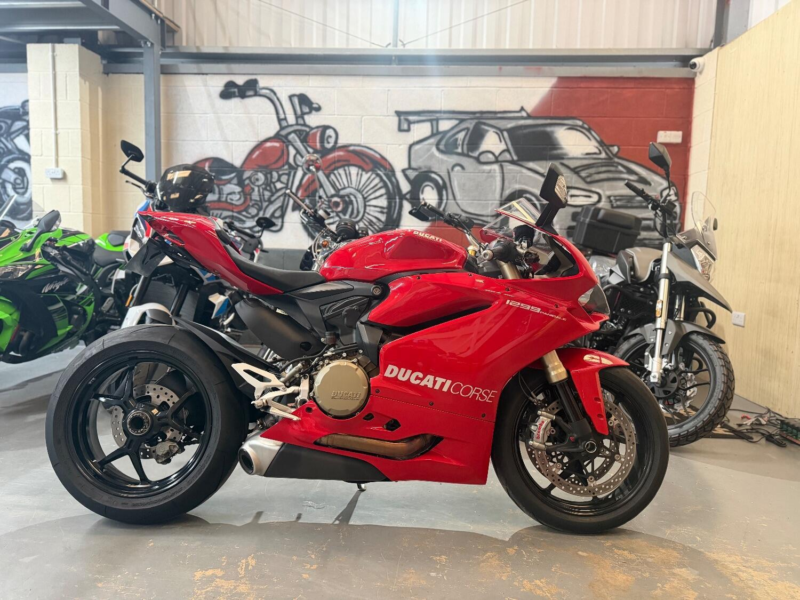 2016 Ducati 1299 Panigale in Red — image 1