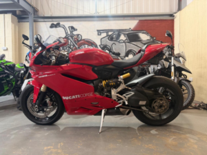 2016 Ducati 1299 Panigale in Red — image 2