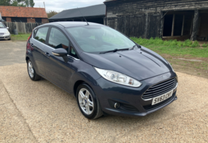 2013 Ford Fiesta 1.25 Zetec 5dr in Grey — image 2