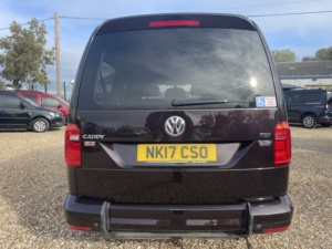 2017 Volkswagen Caddy Maxi Life 2.0 Tdi Bluemotion Tech in Purple — image 4