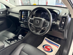 2020 Volvo Xc40 2.0 D3 Inscription Auto AWD Euro 6 (s/s) 5dr in White — image 6