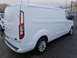2021 Ford Transit Custom 2.0 Transit Custom Limited Van 300 L2 2.0l Ecoblue 130ps Fwd 6 Speed Manual in White — image 5