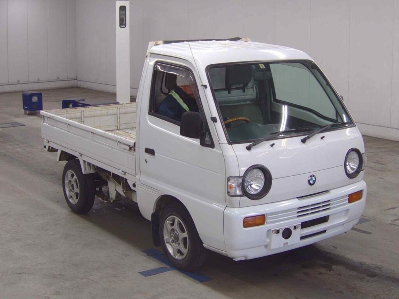 1994 Suzuki Carry Wagon - in White — image 1