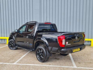 2021 Nissan Navara 2.3 Dci N-Guard Pickup Double Cab 4dr Diesel Auto 4WD Euro 6 (190 Ps) in Black — image 4