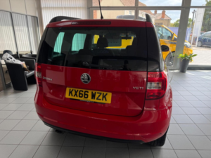 2016 Skoda Yeti 1.2 Tsi Monte Carlo DSG Euro 6 (s/s) 5dr in Red — image 5