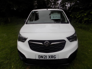 2021 Vauxhall Combo 1.5 Turbo D 2300 Dynamic L1 H1 Euro 6 4dr in White — image 3