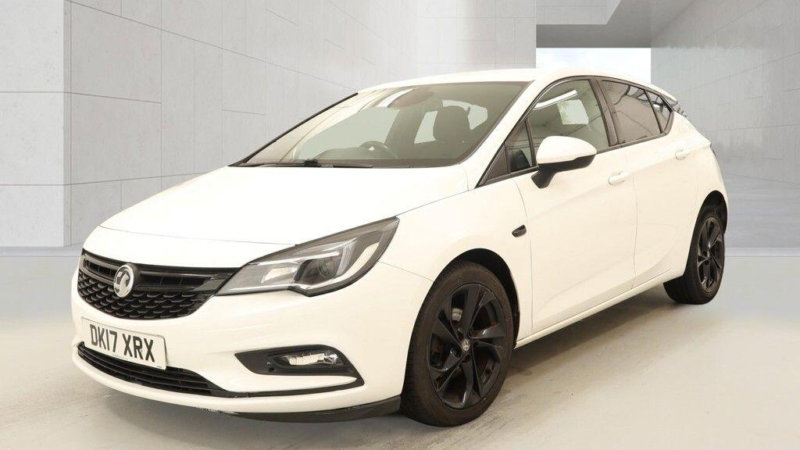 2017 Vauxhall Astra 1.4i Turbo Sri Euro 6 5dr in White — image 1