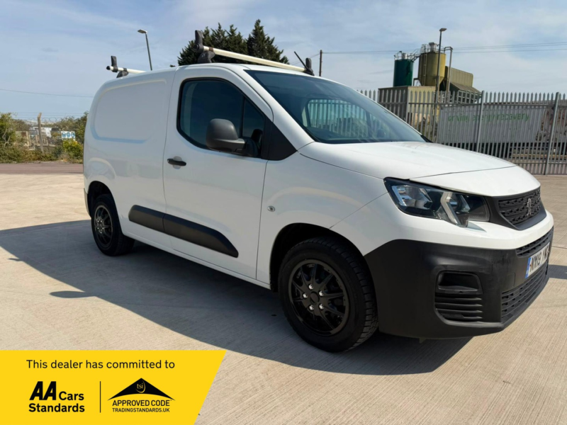 2019 Peugeot Partner 1.6 Bluehdi 1000 Professional in White — image 1