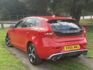 2016 Volvo V40 2.0 R-Design D4 in Red — image 3