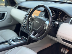 2018 Land Rover Discovery Sport 2.0 Td4 Hse Dynamic Lux Auto 4WD Euro 6 (s/s) 5dr in Grey — image 2