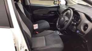 2019 Toyota Yaris 1.5 Vvt-H Icon Tech E-CVT Euro 6 (s/s) 5dr in White — image 4