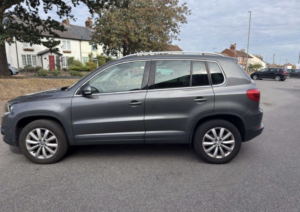 2014 Volkswagen Tiguan 2.0 Tdi Bluemotion Tech Match in Grey — image 3