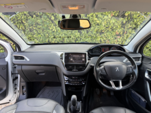 2016 Peugeot 2008 1.6 Bluehdi Allure in White — image 2