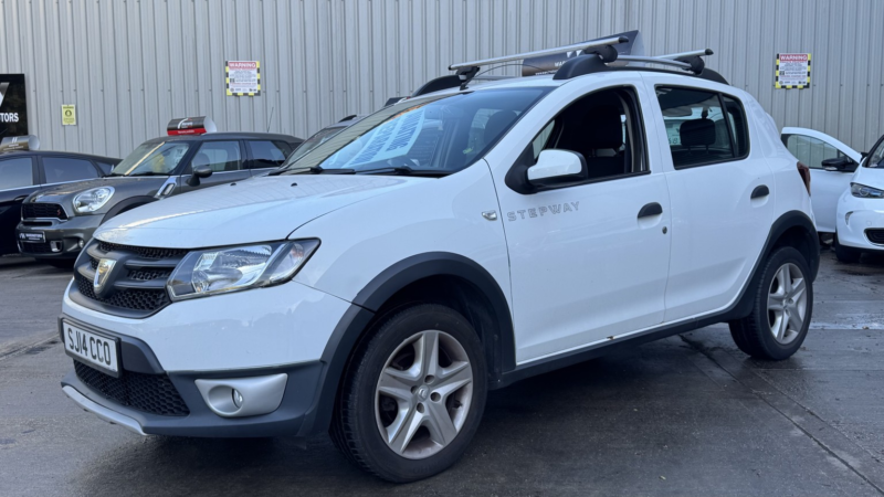 2014 Dacia Sandero Stepway 1.5 Stepway Ambiance Dci 90 Diesel White 5dr Low Tax+2keys+october2027mot in White — image 1
