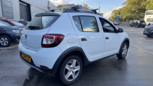 2014 Dacia Sandero Stepway 1.5 Stepway Ambiance Dci 90 Diesel White 5dr Low Tax+2keys+october2027mot in White — image 4