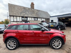 2017 Land Rover Range Rover Evoque Td4 Hse Dynamic Lux in Red — image 2
