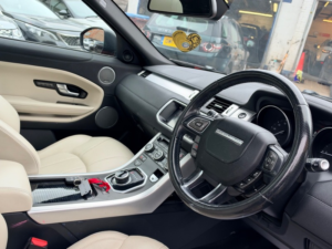 2017 Land Rover Range Rover Evoque Td4 Hse Dynamic Lux in Red — image 6