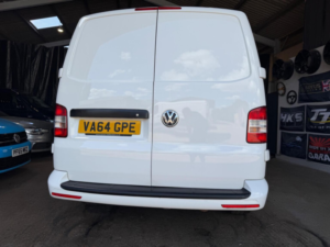 2015 Volkswagen Transporter 2.0 Tdi T30 Startline L1 H1 4dr in White — image 6
