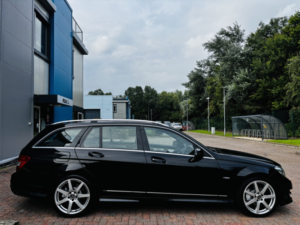 2012 Mercedes-Benz C Class 2.1 C220 Cdi Blueefficiency Sport in Black — image 6