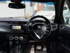 2015 Alfa Romeo Giulietta 1750 Tbi Quadrifoglio Verde Tct Euro 6 (s/s) 5dr in Black — image 2